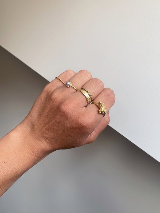 Ring of Pearl- 14k Goud